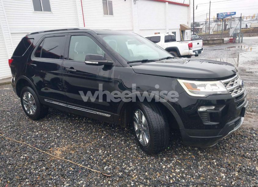 2018 Ford Explorer XLT (VIN 1FM5K8D84JGA57577) main photo