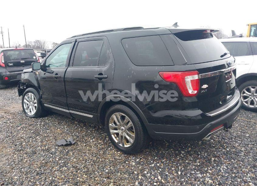 Photo 3 of 2018 Ford Explorer XLT (VIN 1FM5K8D84JGA57577)