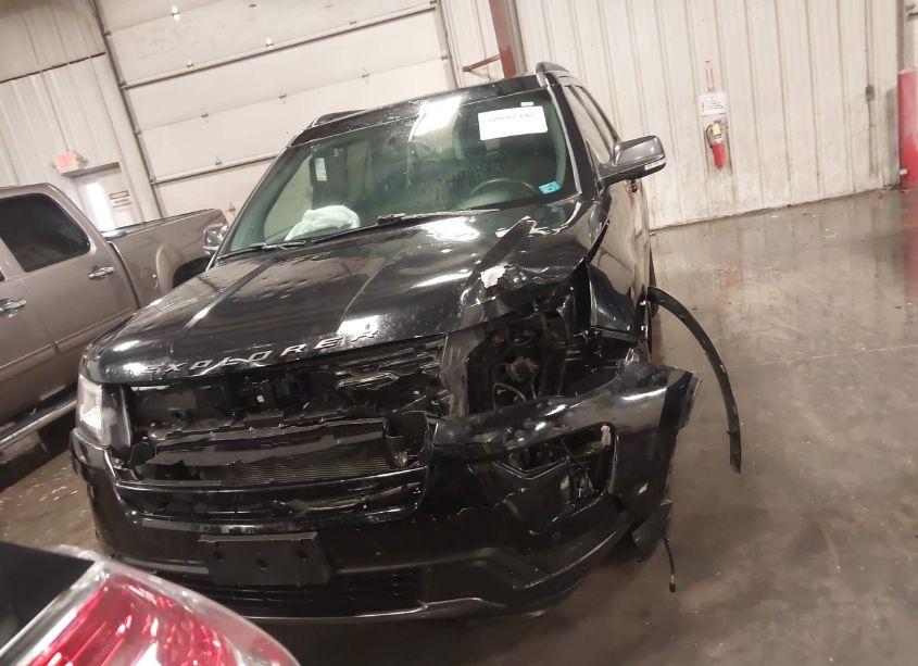 Photo 13 of 2018 Ford Explorer XLT (VIN 1FM5K8D84JGB09189)