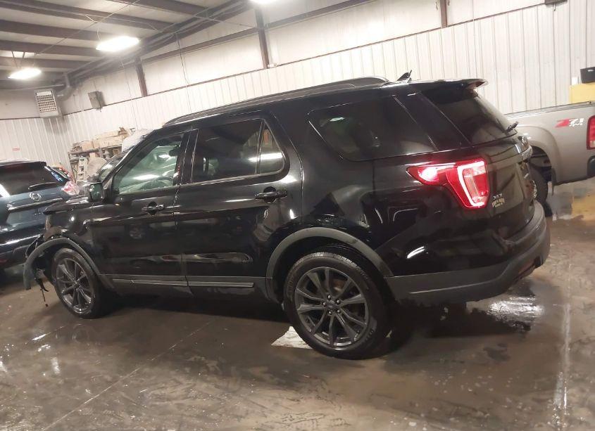 Photo 15 of 2018 Ford Explorer XLT (VIN 1FM5K8D84JGB09189)