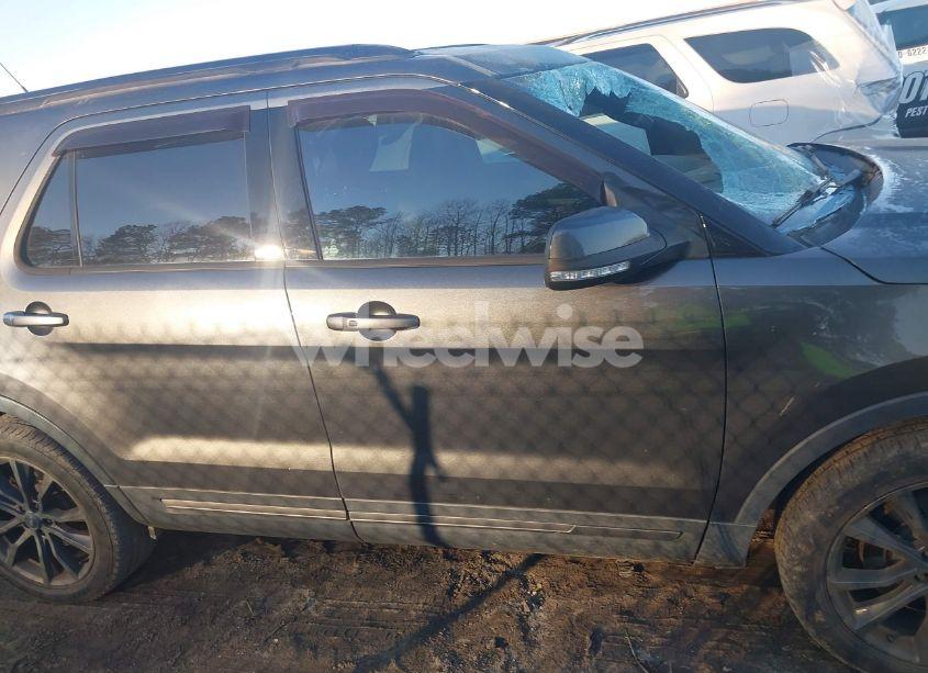 Photo 14 of 2018 Ford Explorer XLT (VIN 1FM5K8D84JGB17406)