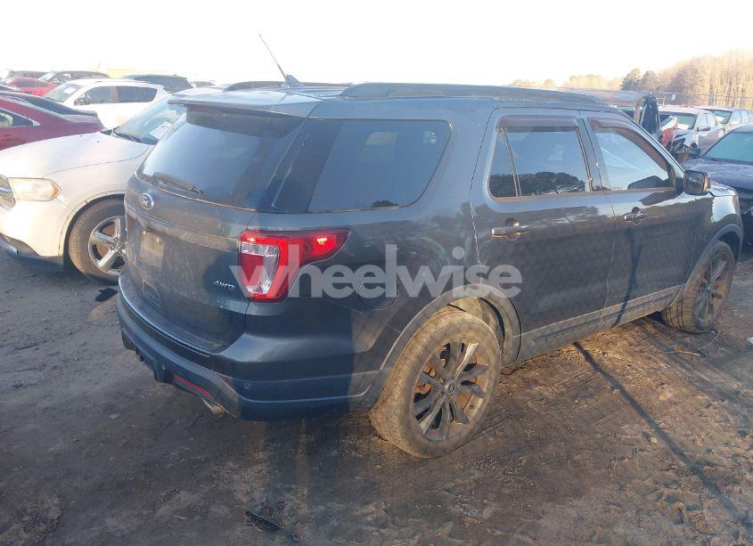 Photo 4 of 2018 Ford Explorer XLT (VIN 1FM5K8D84JGB17406)