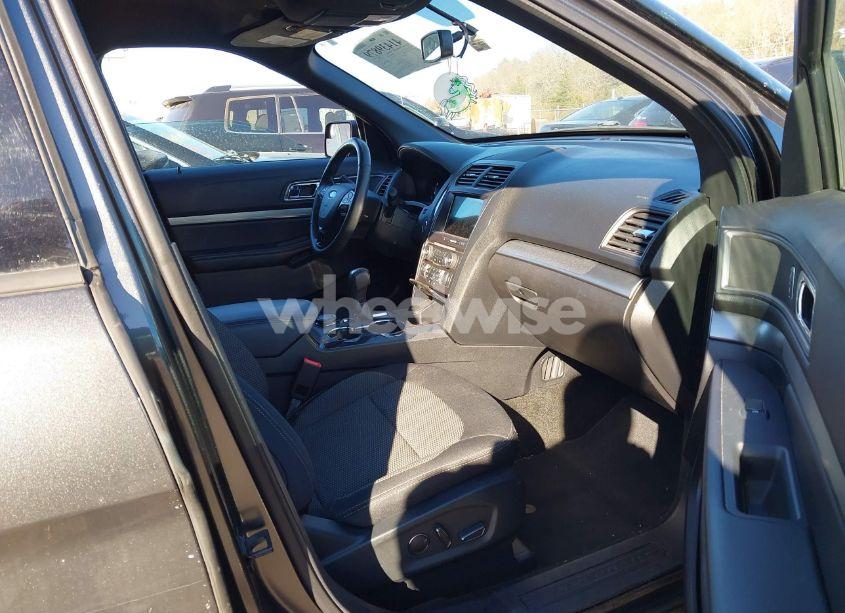 Photo 5 of 2018 Ford Explorer XLT (VIN 1FM5K8D84JGB46162)