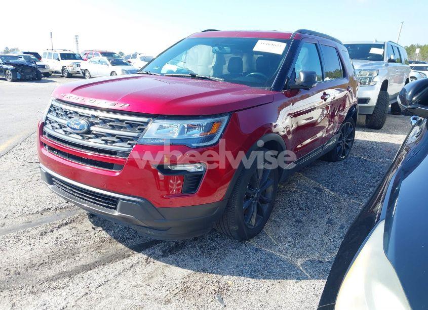 Photo 2 of 2019 Ford Explorer XLT (VIN 1FM5K8D84KGA83131)