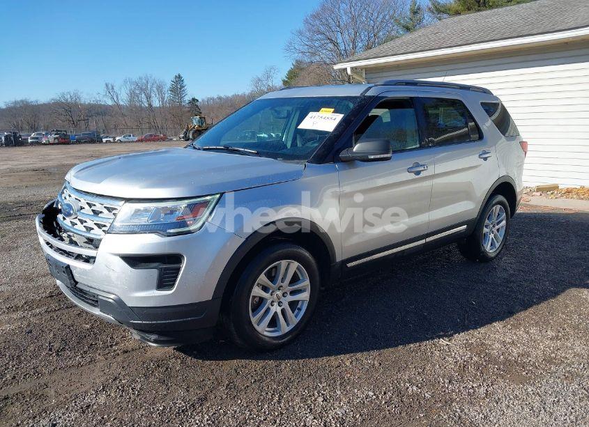 Photo 2 of 2019 Ford Explorer XLT (VIN 1FM5K8D84KGB25877)