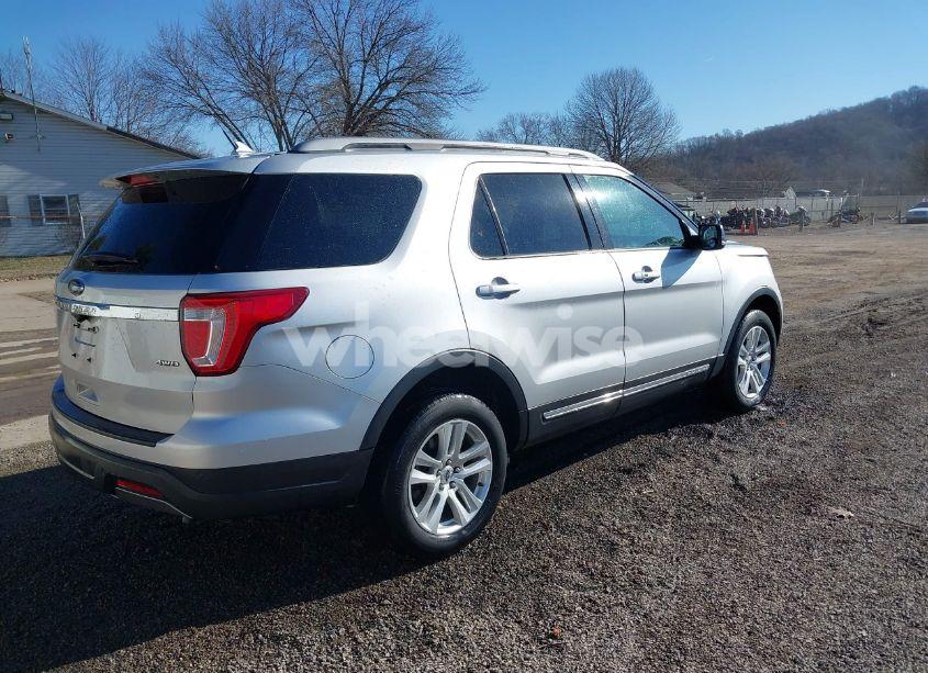 Photo 4 of 2019 Ford Explorer XLT (VIN 1FM5K8D84KGB25877)