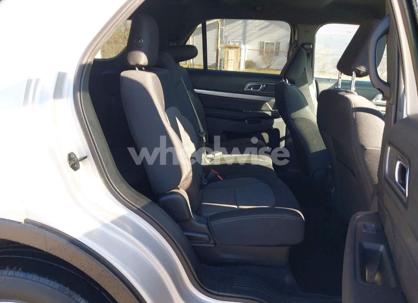 Photo 8 of 2019 Ford Explorer XLT (VIN 1FM5K8D84KGB25877)