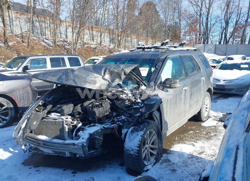 Photo 2 of 2013 Ford Explorer XLT (VIN 1FM5K8D85DGA38217)