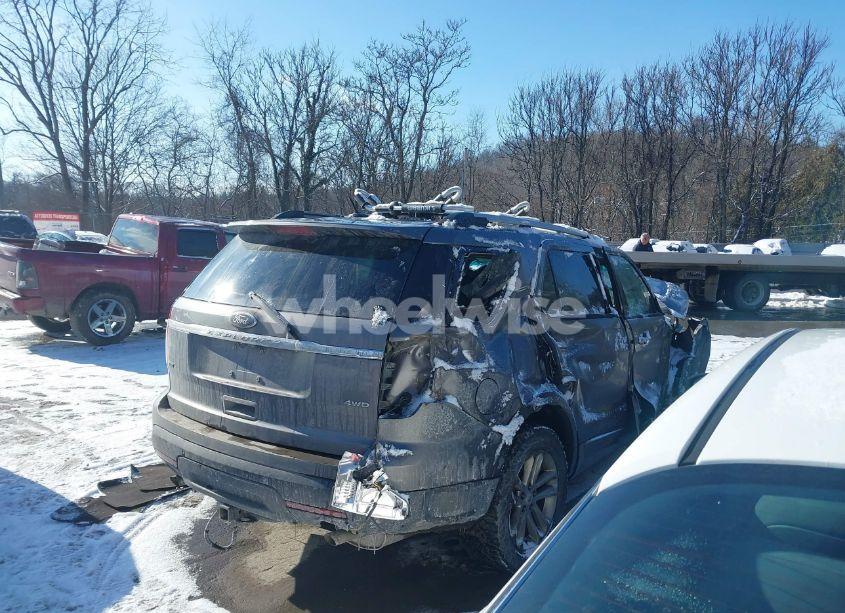 Photo 4 of 2013 Ford Explorer XLT (VIN 1FM5K8D85DGA38217)