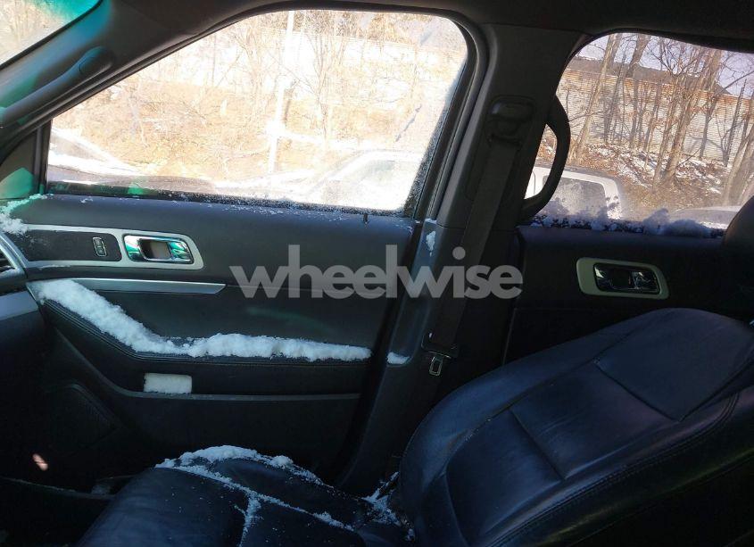 Photo 5 of 2013 Ford Explorer XLT (VIN 1FM5K8D85DGA38217)