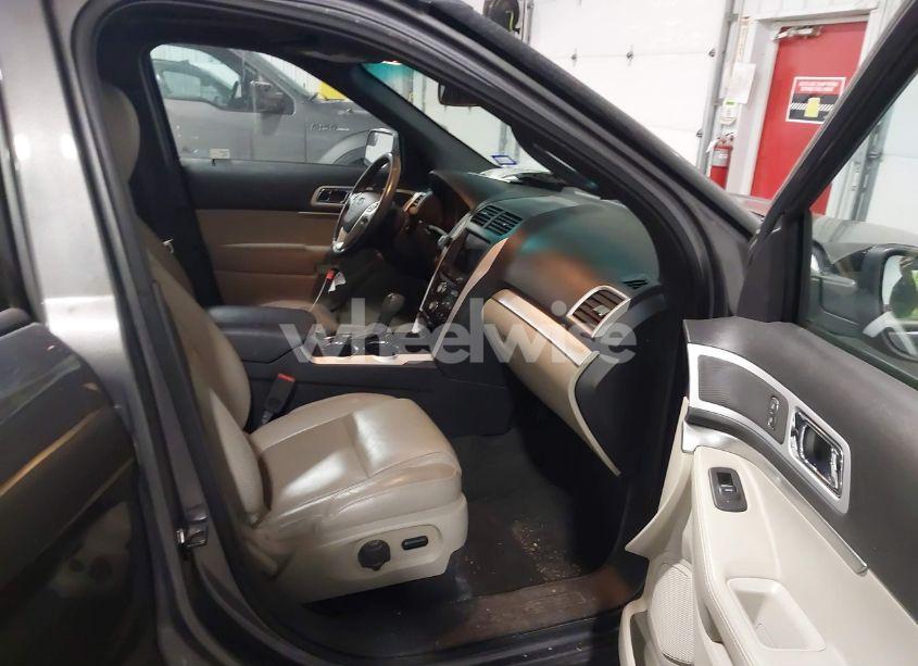 Photo 5 of 2013 Ford Explorer XLT (VIN 1FM5K8D85DGA58127)