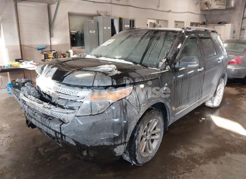 Photo 2 of 2013 Ford Explorer XLT (VIN 1FM5K8D85DGC03926)