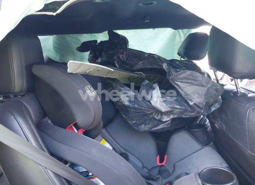 Photo 8 of 2015 Ford Explorer XLT (VIN 1FM5K8D85FGA67770)