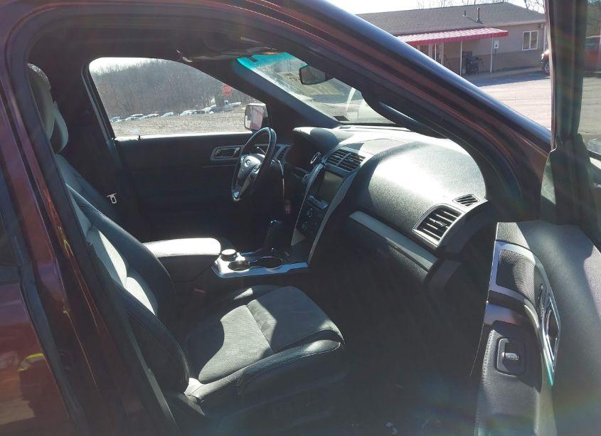 Photo 5 of 2015 Ford Explorer XLT (VIN 1FM5K8D85FGC03377)