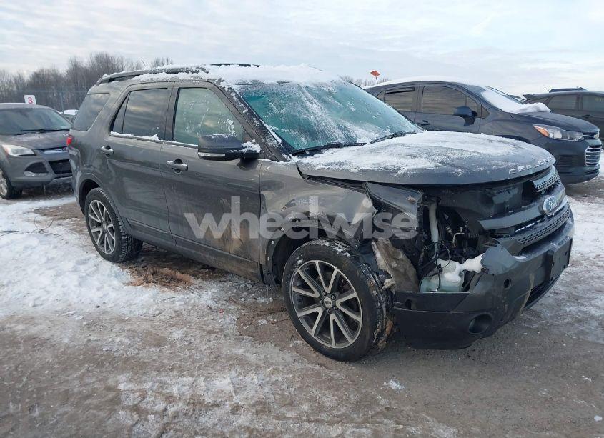 2015 Ford Explorer XLT (VIN 1FM5K8D85FGC20843) main photo