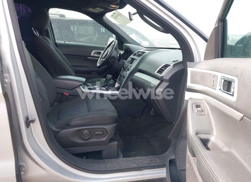 Photo 5 of 2015 Ford Explorer XLT (VIN 1FM5K8D85FGC52546)