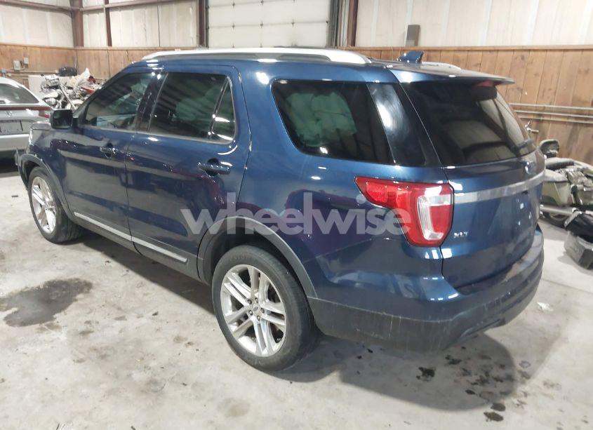 Photo 3 of 2016 Ford Explorer XLT (VIN 1FM5K8D85GGA21955)