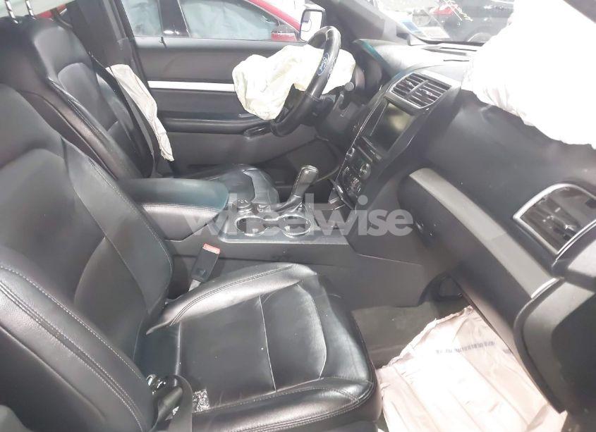 Photo 5 of 2016 Ford Explorer XLT (VIN 1FM5K8D85GGA21955)