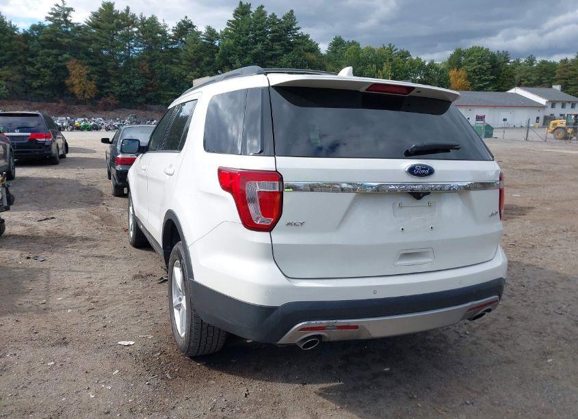 Photo 3 of 2016 Ford Explorer XLT (VIN 1FM5K8D85GGA88569)