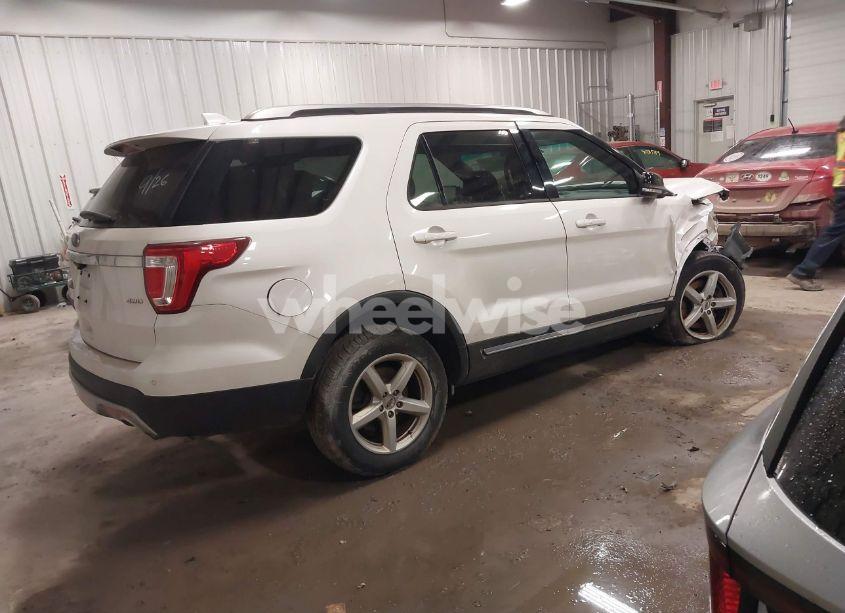 Photo 4 of 2016 Ford Explorer XLT (VIN 1FM5K8D85GGA94520)