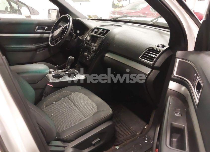 Photo 5 of 2016 Ford Explorer XLT (VIN 1FM5K8D85GGA94520)