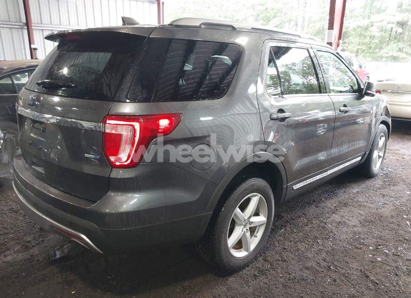 Photo 4 of 2016 Ford Explorer XLT (VIN 1FM5K8D85GGB25779)