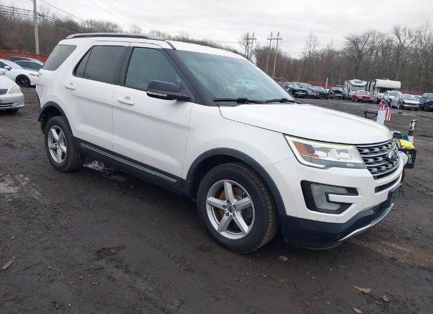 2016 Ford Explorer XLT (VIN 1FM5K8D85GGB38466) main photo