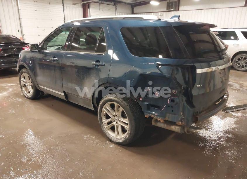 Photo 3 of 2016 Ford Explorer XLT (VIN 1FM5K8D85GGB70947)