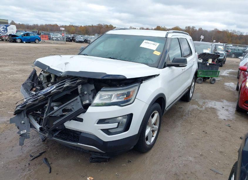 Photo 2 of 2016 Ford Explorer XLT (VIN 1FM5K8D85GGB73671)