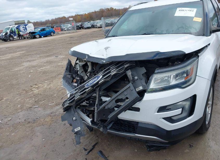 Photo 6 of 2016 Ford Explorer XLT (VIN 1FM5K8D85GGB73671)