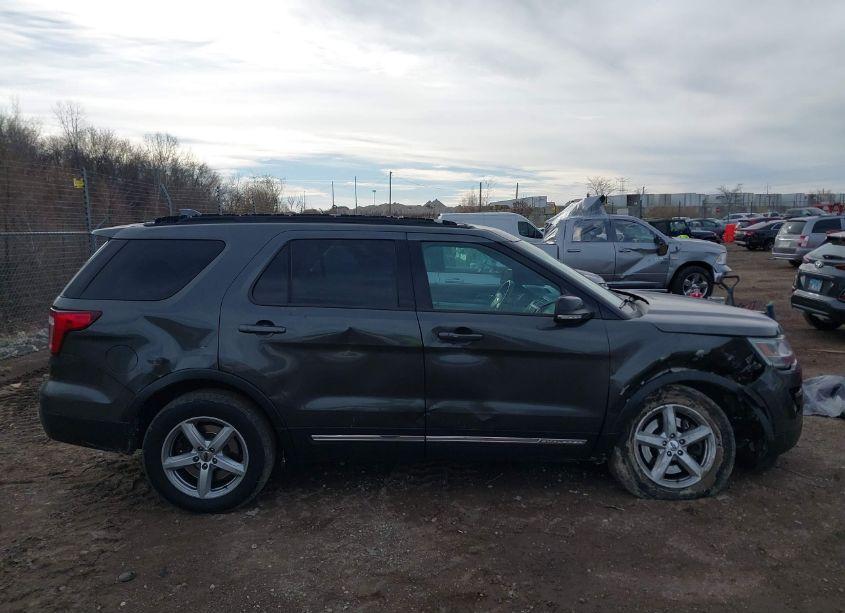 Photo 13 of 2016 Ford Explorer XLT (VIN 1FM5K8D85GGC08757)