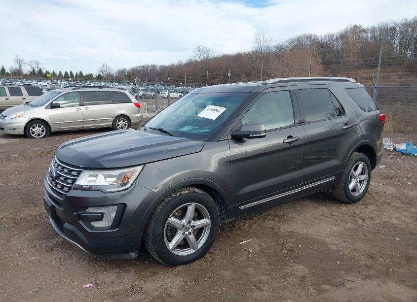 Photo 2 of 2016 Ford Explorer XLT (VIN 1FM5K8D85GGC08757)