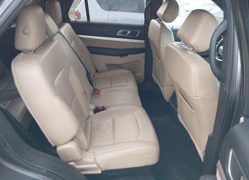 Photo 8 of 2016 Ford Explorer XLT (VIN 1FM5K8D85GGC08757)