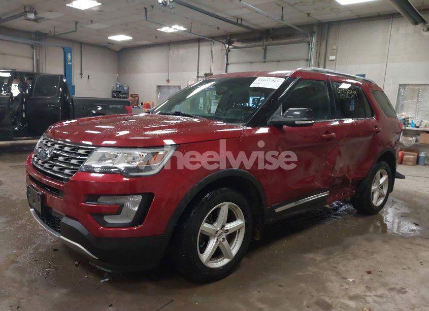 Photo 2 of 2016 Ford Explorer XLT (VIN 1FM5K8D85GGD18739)