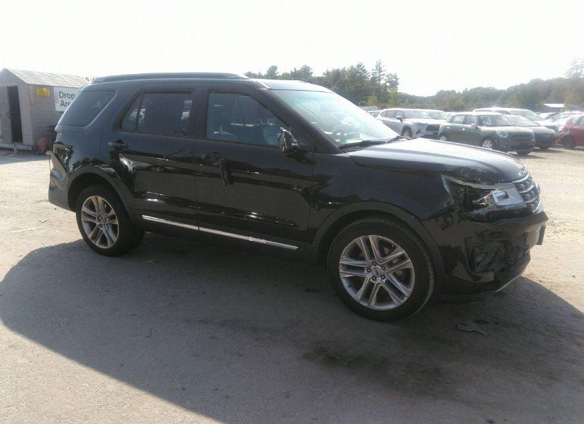 2017 Ford Explorer XLT (VIN 1FM5K8D85HGA52768) main photo