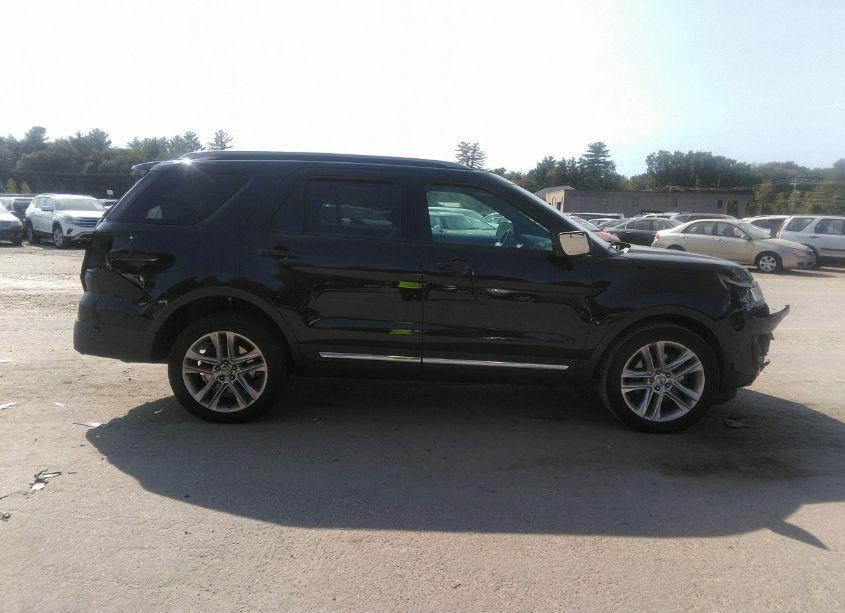 Photo 12 of 2017 Ford Explorer XLT (VIN 1FM5K8D85HGA52768)