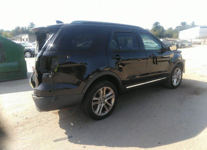 Photo 4 of 2017 Ford Explorer XLT (VIN 1FM5K8D85HGA52768)