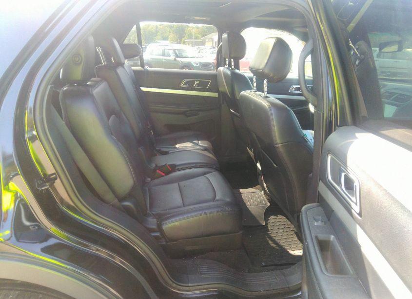 Photo 8 of 2017 Ford Explorer XLT (VIN 1FM5K8D85HGA52768)
