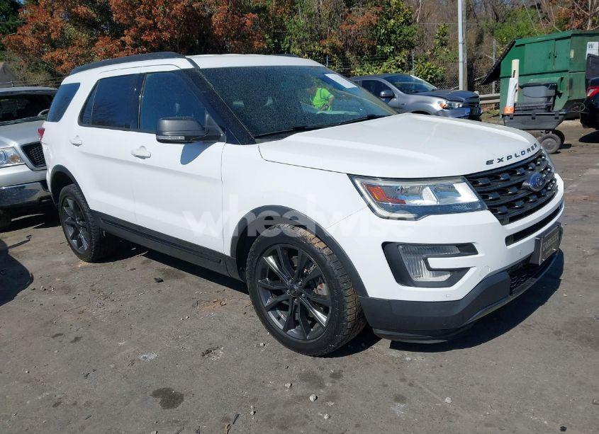 2017 Ford Explorer XLT (VIN 1FM5K8D85HGB48819) main photo