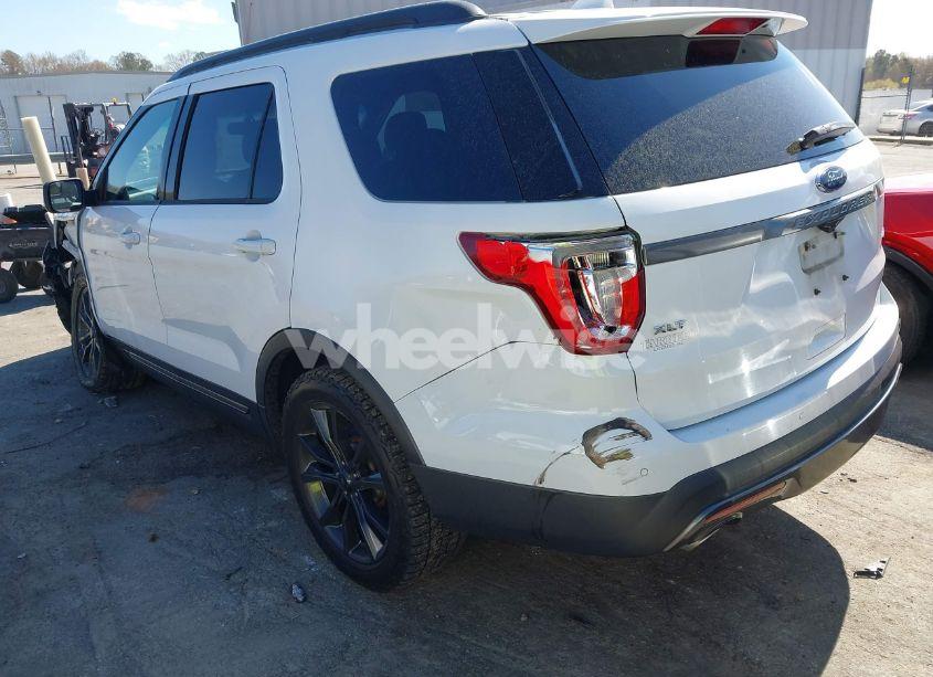 Photo 3 of 2017 Ford Explorer XLT (VIN 1FM5K8D85HGB48819)