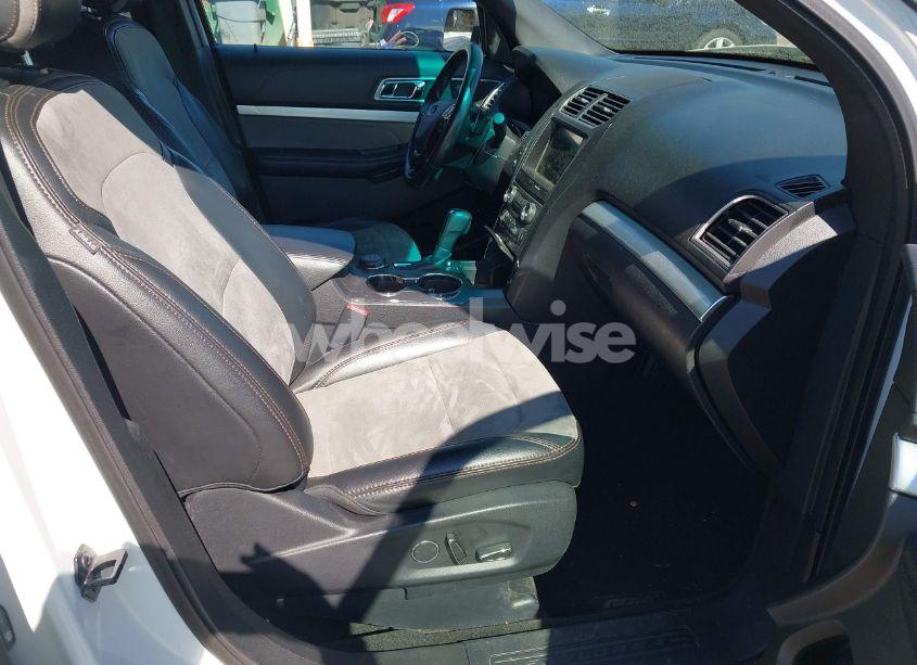 Photo 5 of 2017 Ford Explorer XLT (VIN 1FM5K8D85HGB48819)