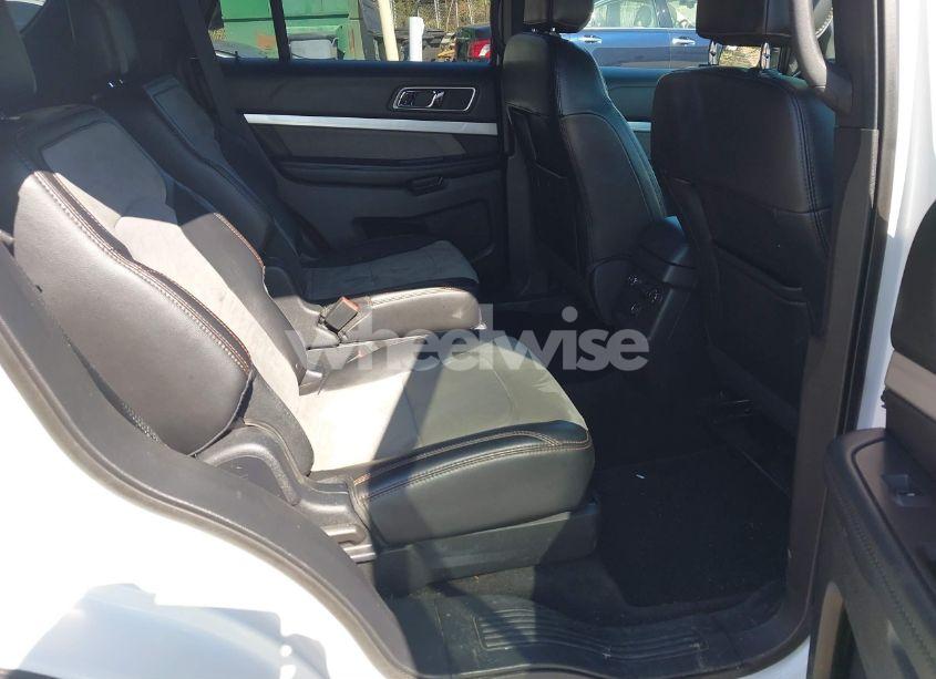 Photo 8 of 2017 Ford Explorer XLT (VIN 1FM5K8D85HGB48819)