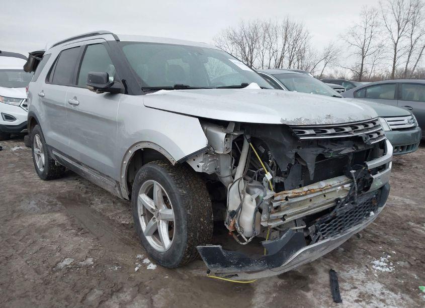 2017 Ford Explorer XLT (VIN 1FM5K8D85HGC04676) main photo