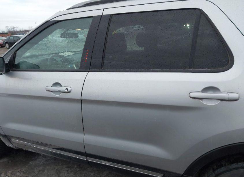 Photo 15 of 2017 Ford Explorer XLT (VIN 1FM5K8D85HGC04676)