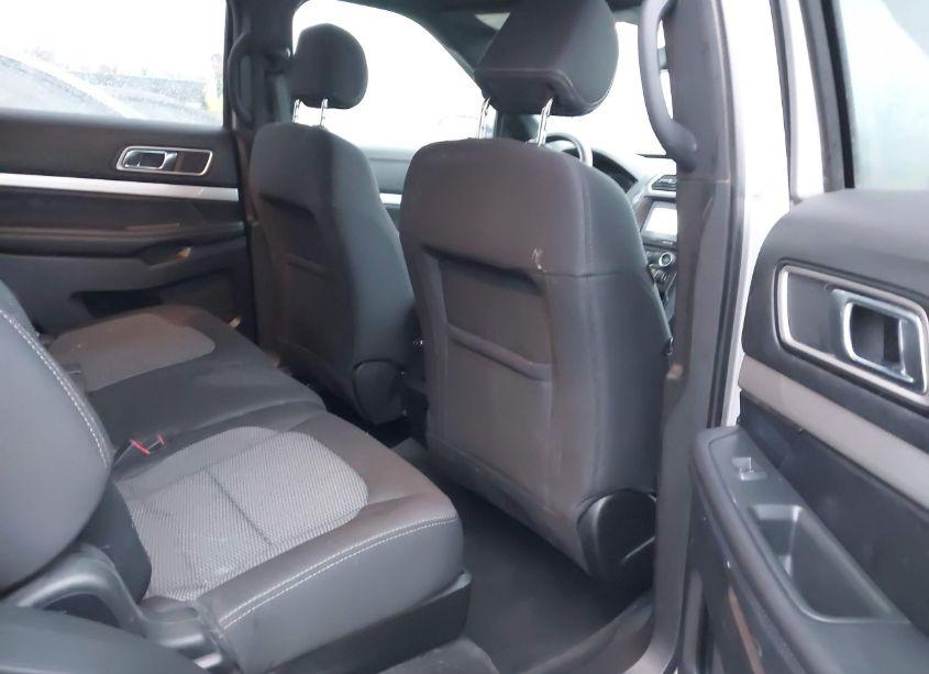 Photo 8 of 2017 Ford Explorer XLT (VIN 1FM5K8D85HGC04676)
