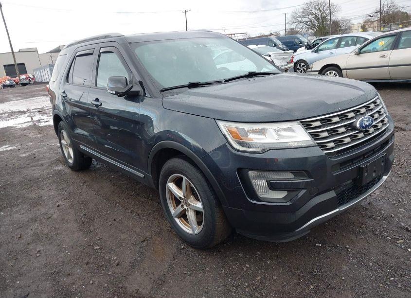 2017 Ford Explorer XLT (VIN 1FM5K8D85HGD97198) main photo