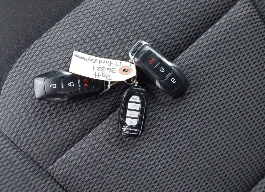 Photo 11 of 2017 Ford Explorer XLT (VIN 1FM5K8D85HGD97198)