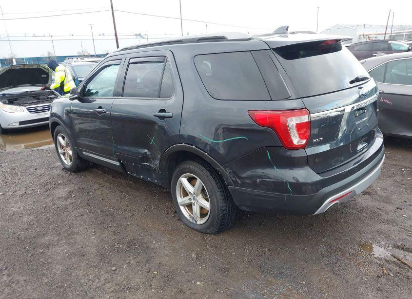 Photo 3 of 2017 Ford Explorer XLT (VIN 1FM5K8D85HGD97198)