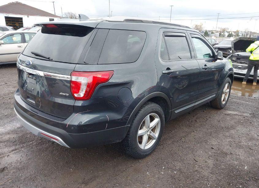 Photo 4 of 2017 Ford Explorer XLT (VIN 1FM5K8D85HGD97198)