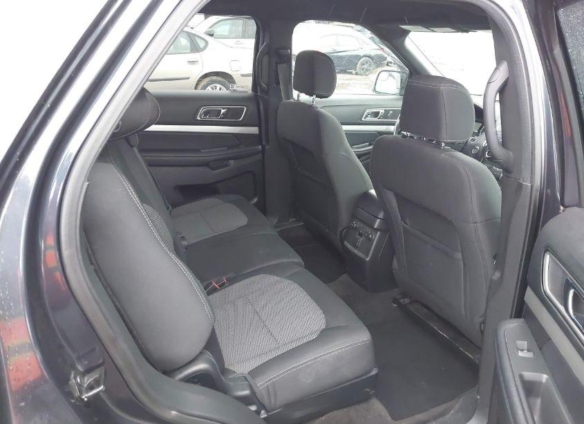 Photo 8 of 2017 Ford Explorer XLT (VIN 1FM5K8D85HGD97198)